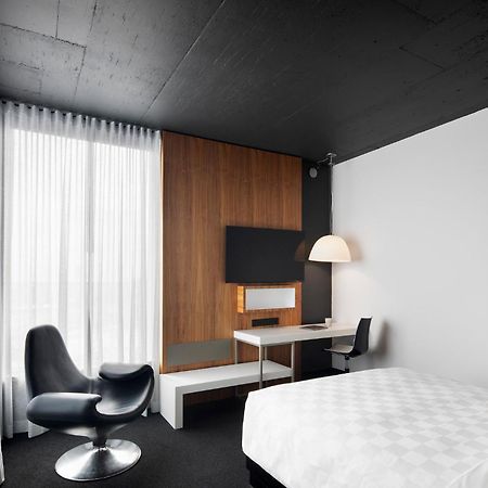 Alt Hotel Toronto Airport Місісаґа Екстер'єр фото