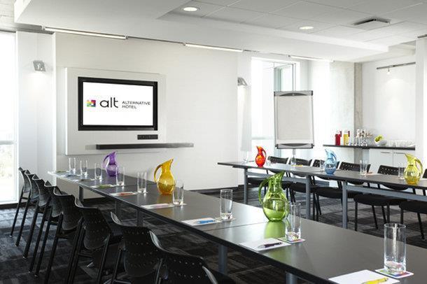 Alt Hotel Toronto Airport Місісаґа Зручності фото