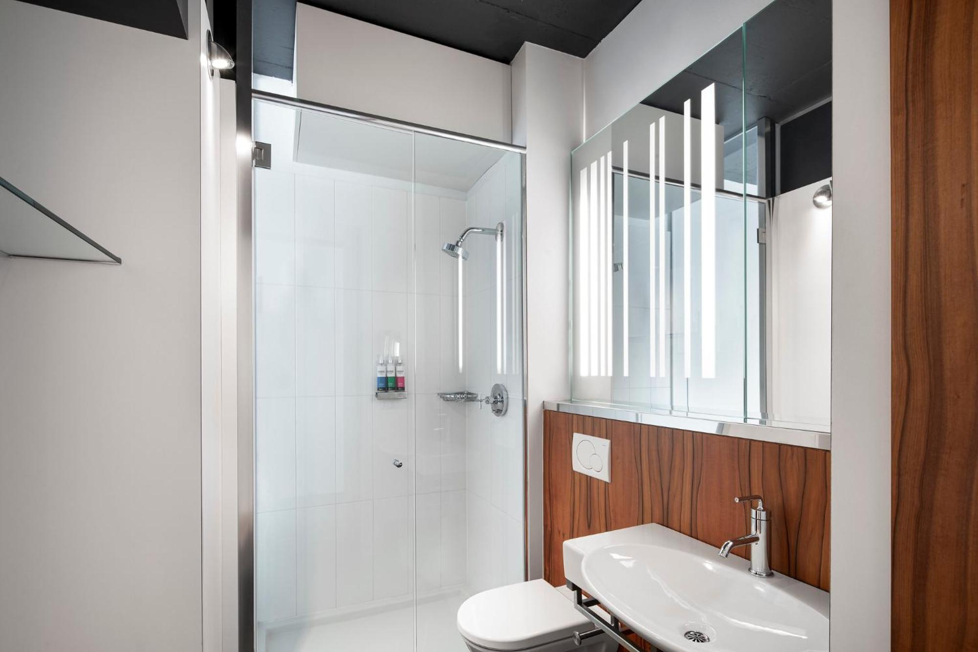 Alt Hotel Toronto Airport Місісаґа Екстер'єр фото