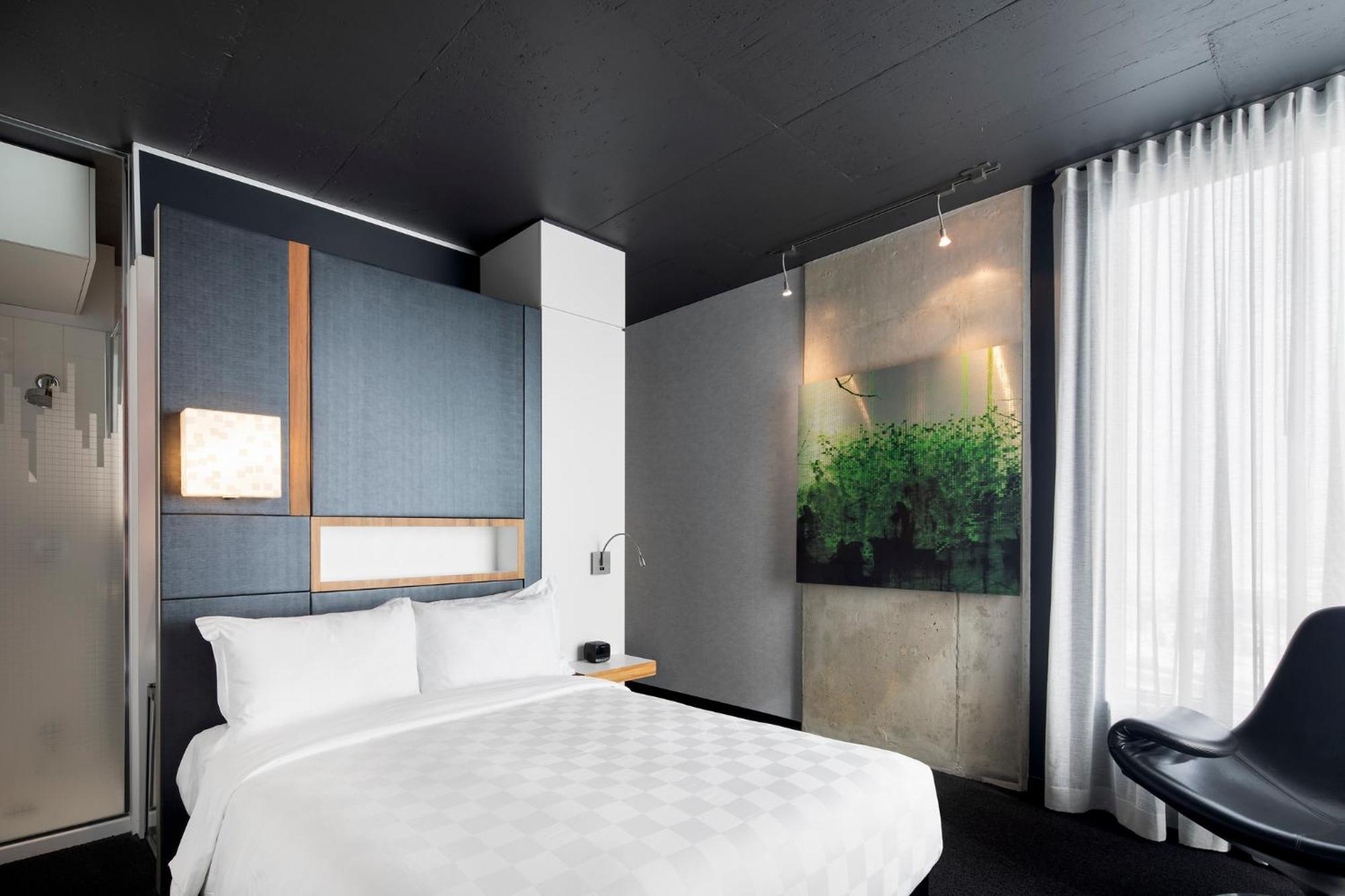 Alt Hotel Toronto Airport Місісаґа Екстер'єр фото