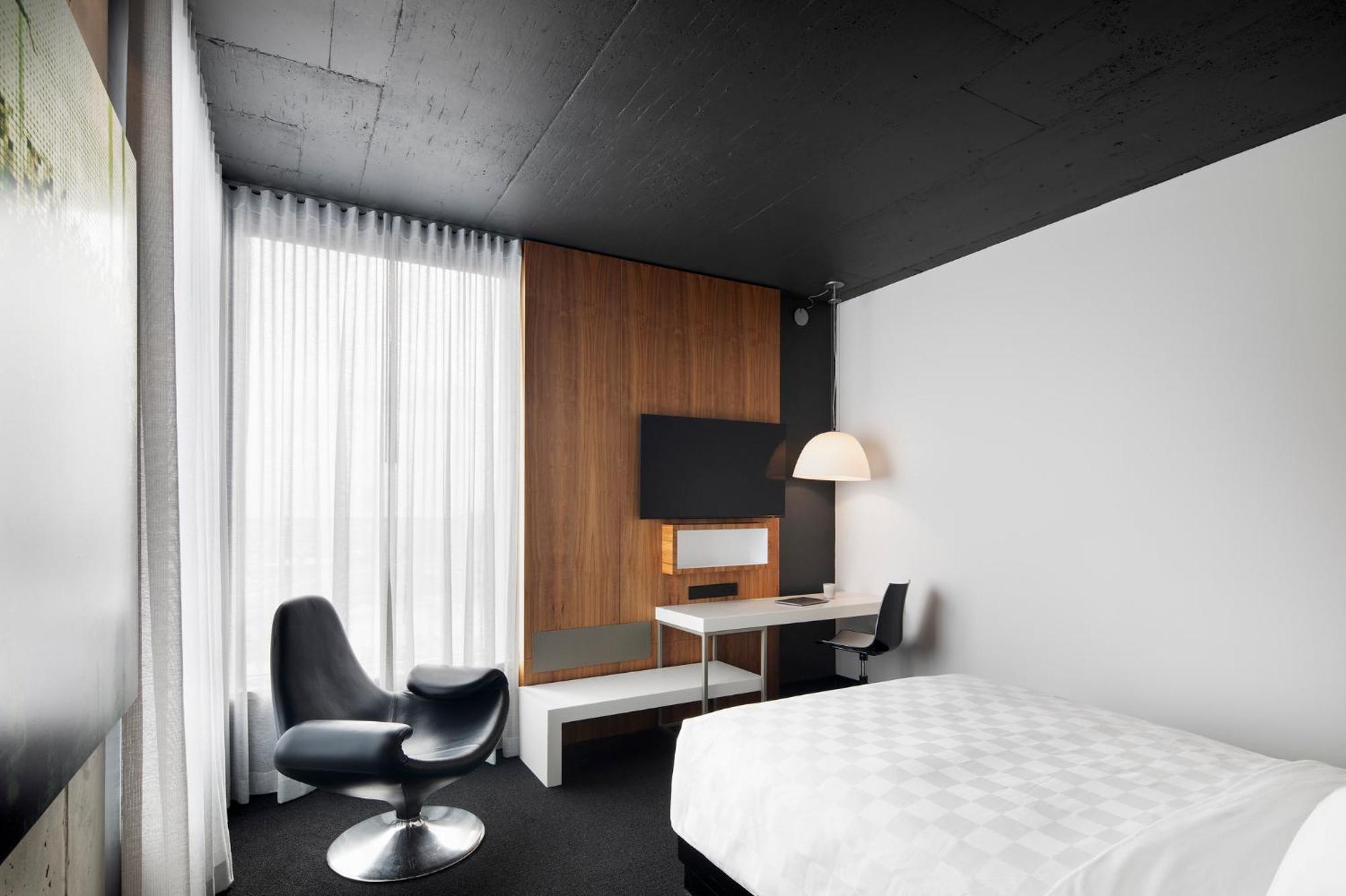 Alt Hotel Toronto Airport Місісаґа Екстер'єр фото