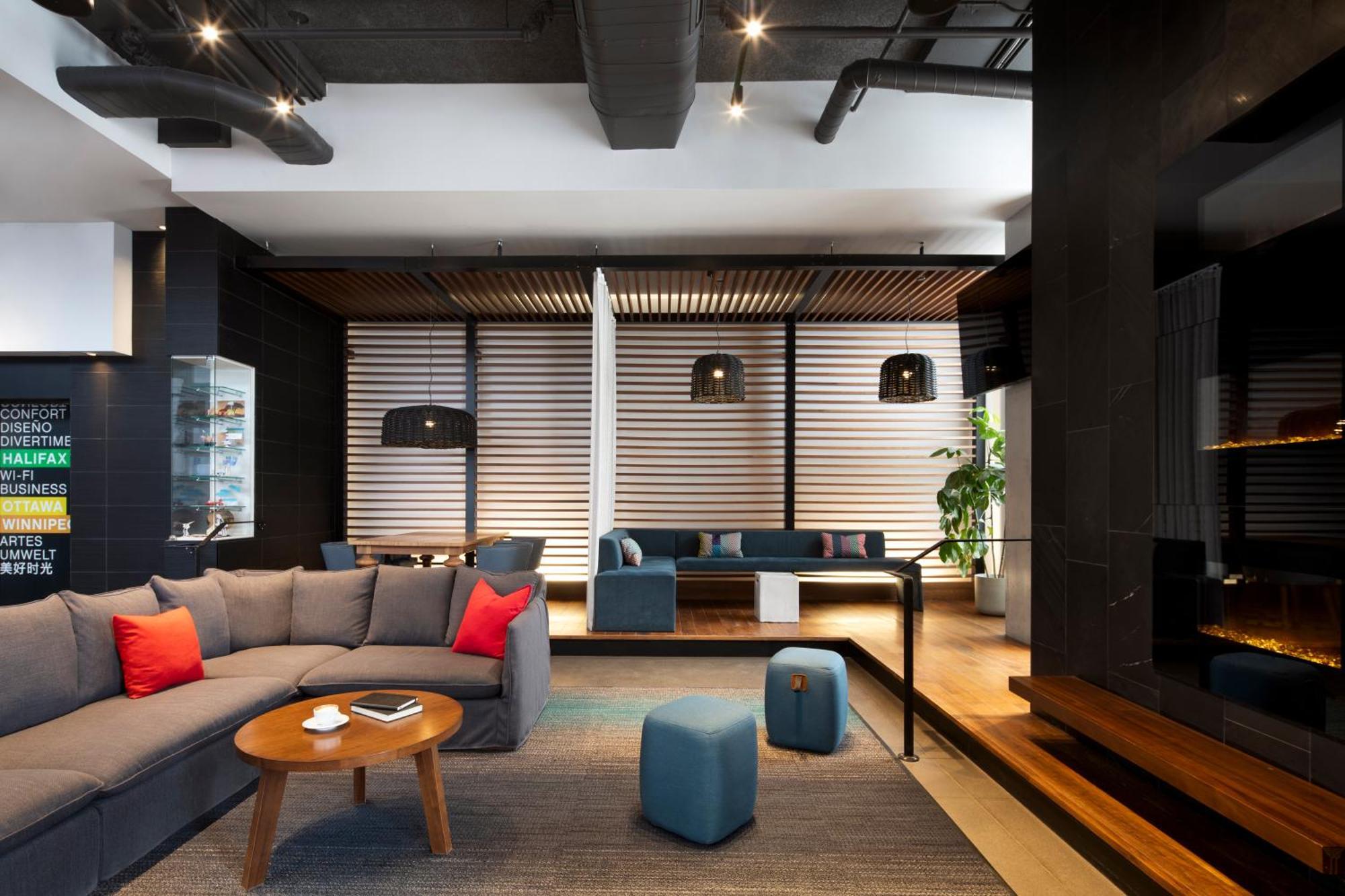 Alt Hotel Toronto Airport Місісаґа Екстер'єр фото