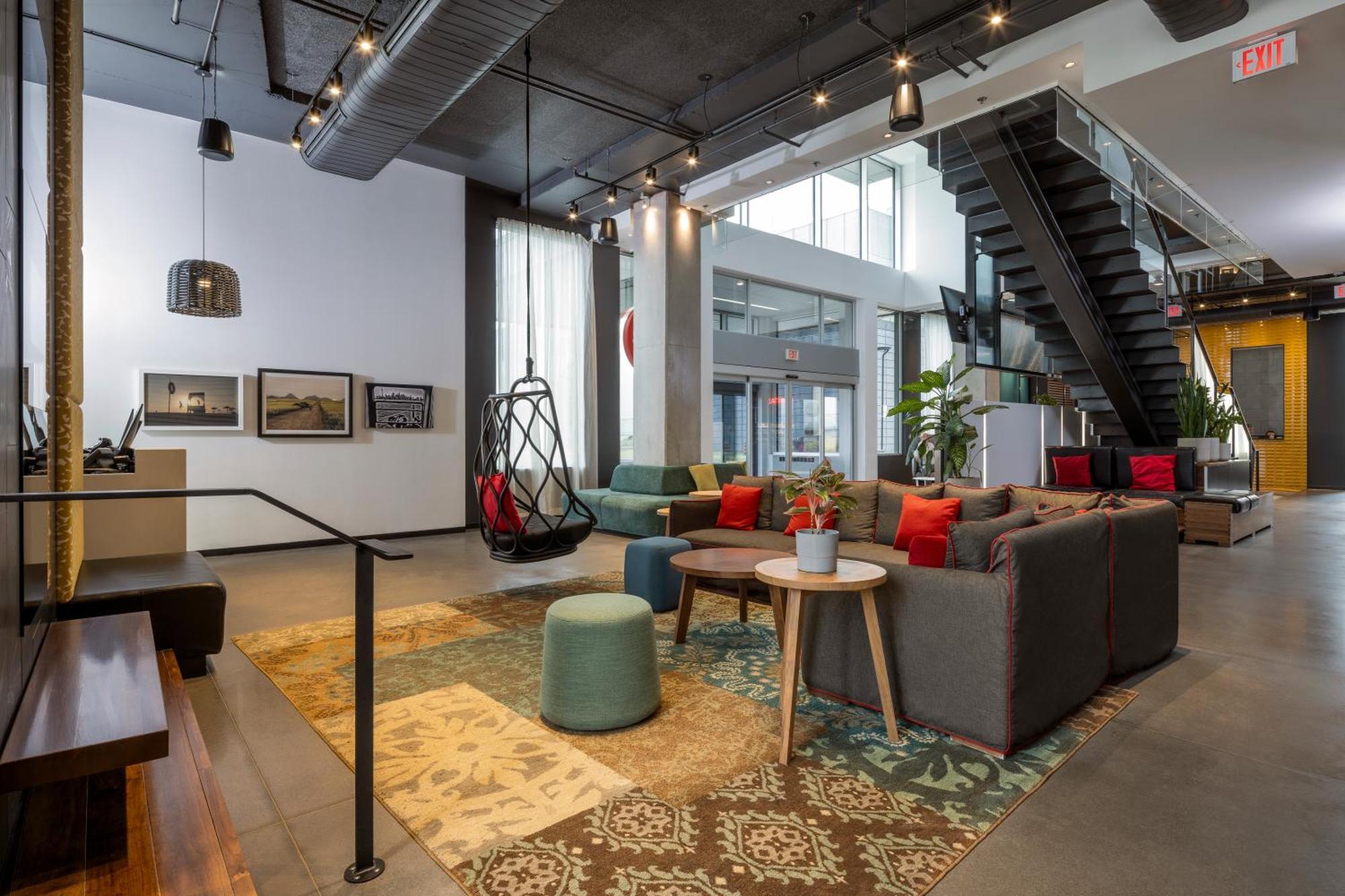 Alt Hotel Toronto Airport Місісаґа Екстер'єр фото