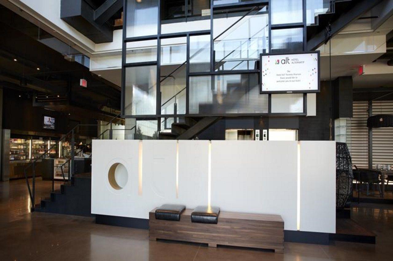 Alt Hotel Toronto Airport Місісаґа Екстер'єр фото