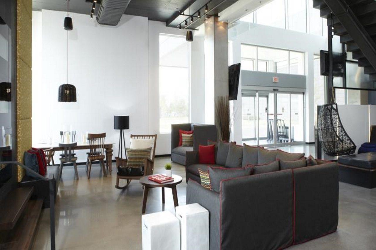 Alt Hotel Toronto Airport Місісаґа Екстер'єр фото