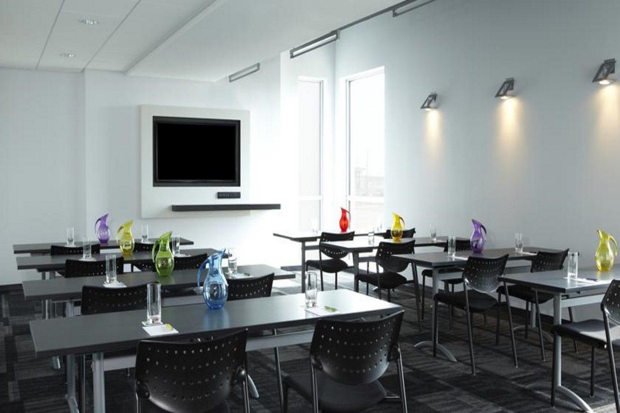Alt Hotel Toronto Airport Місісаґа Екстер'єр фото